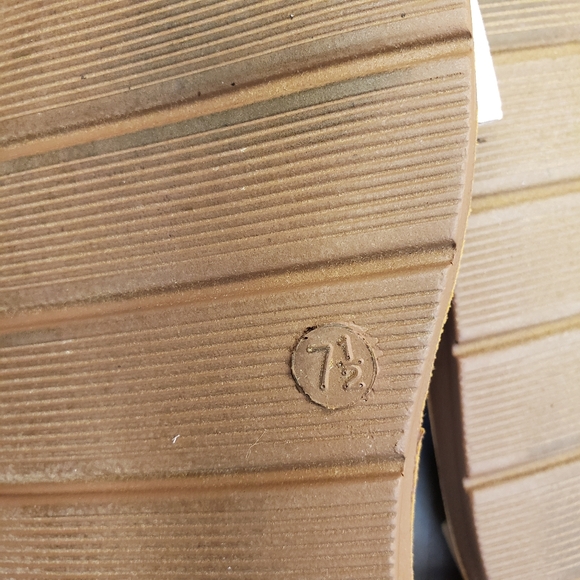 Cushionaire Memory Foam Sandals with Ankle-Straps Size 7½ - Picture 10 of 10